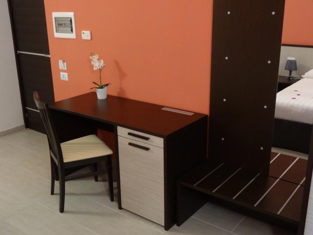 Affittacamere Rooms Di Matteo San Paolo di Iesi Exterior foto